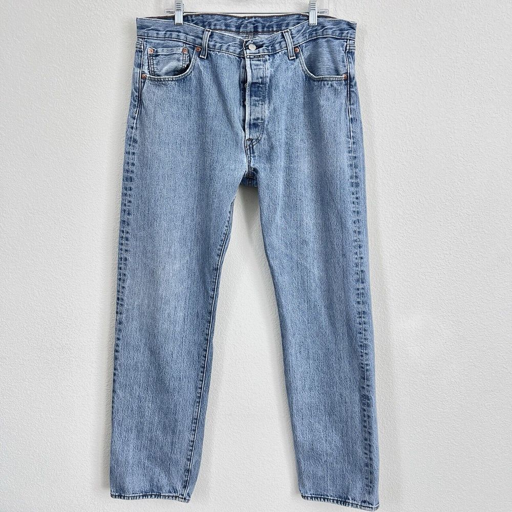 Levis 501 Men's Button Fly Straight Leg Jeans 38x34 Actual 38x33  Medium Wash